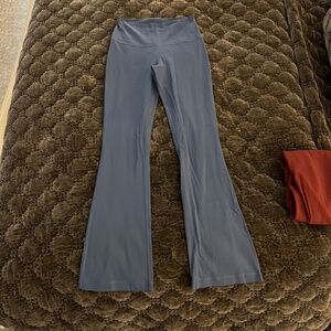 Lululemon “short” Mini-Flare pant size 6